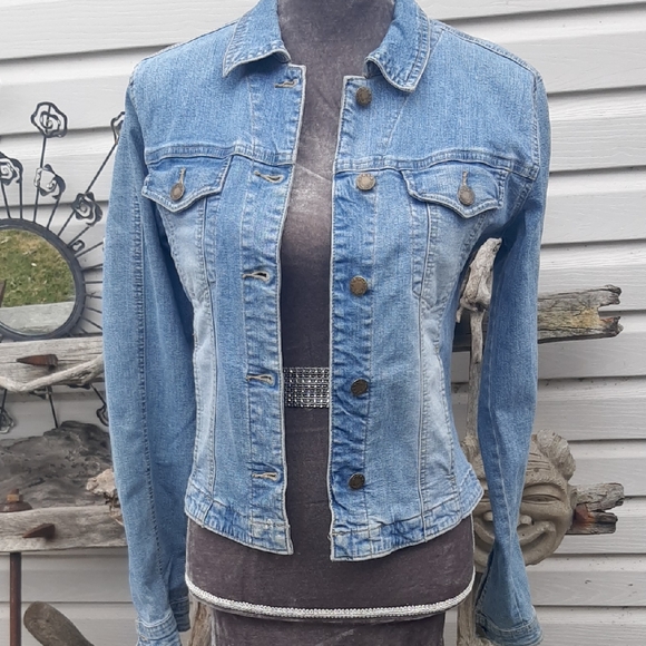 J M DENIM Jackets & Blazers - J M DENIM💙"THE BEST BLUE JEANS" Light Blue Jean Jacket-Fitted Casual Style Sz 8